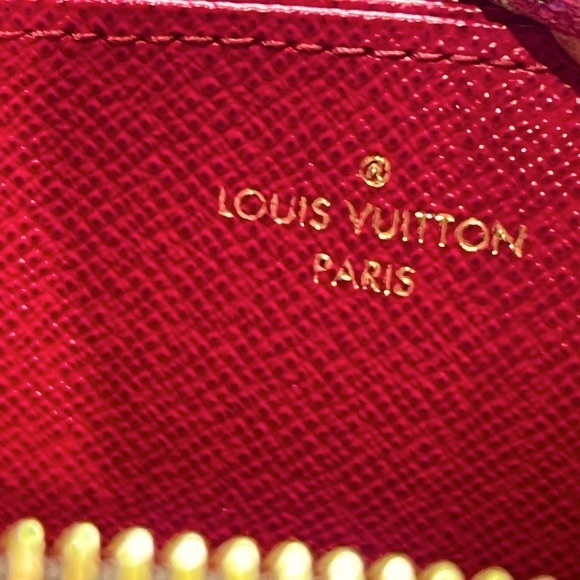 BRAND NEW MONOGRAM ZIPPY WALLET- FUCHSIA INTERIOR! - Picture 6 of 16